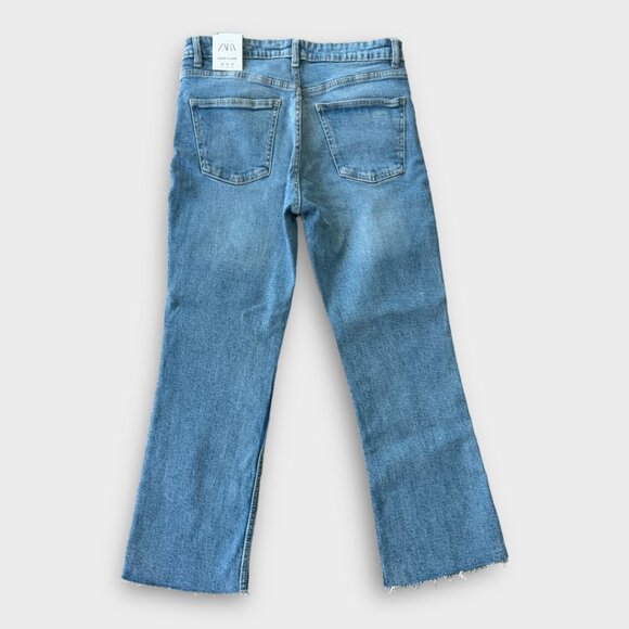 Zara - cropped flair jeans / NWT - sz 6 US - Picture 2 of 6